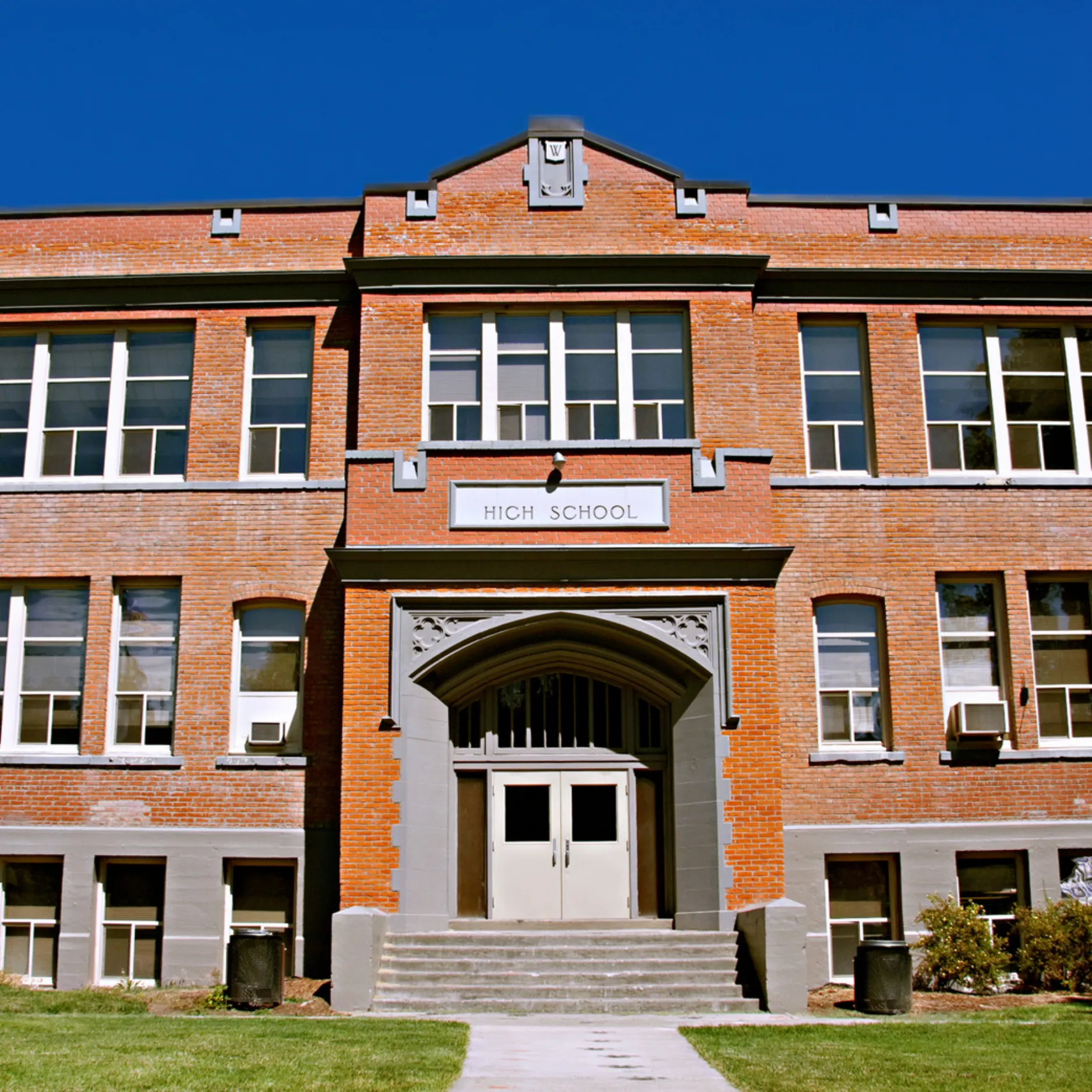 SCHOOL & COLLEGES